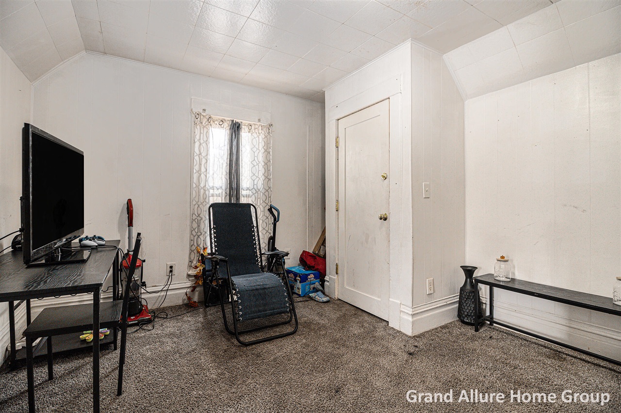 115 Meerse Street, Grand Rapids, MI, 49507-3445