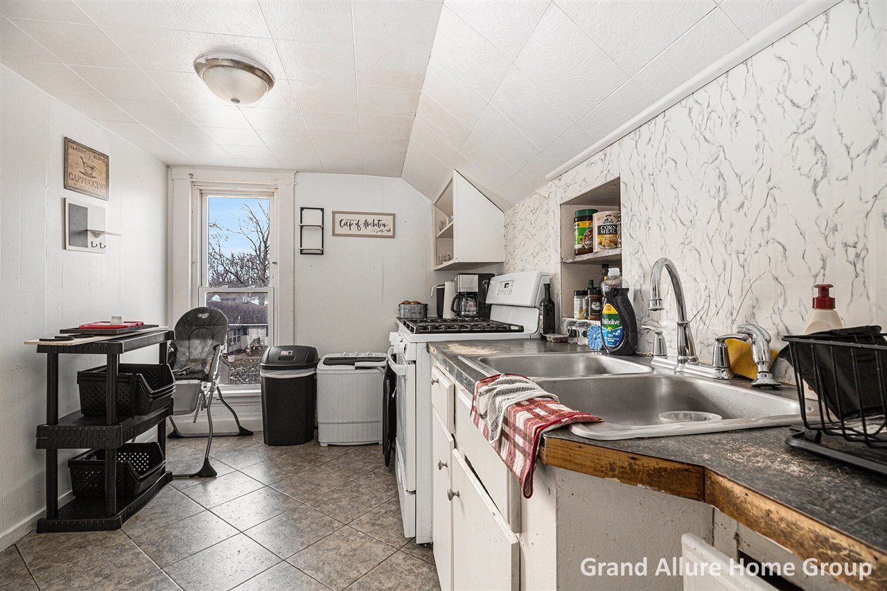 115 Meerse Street, Grand Rapids, MI, 49507-3445