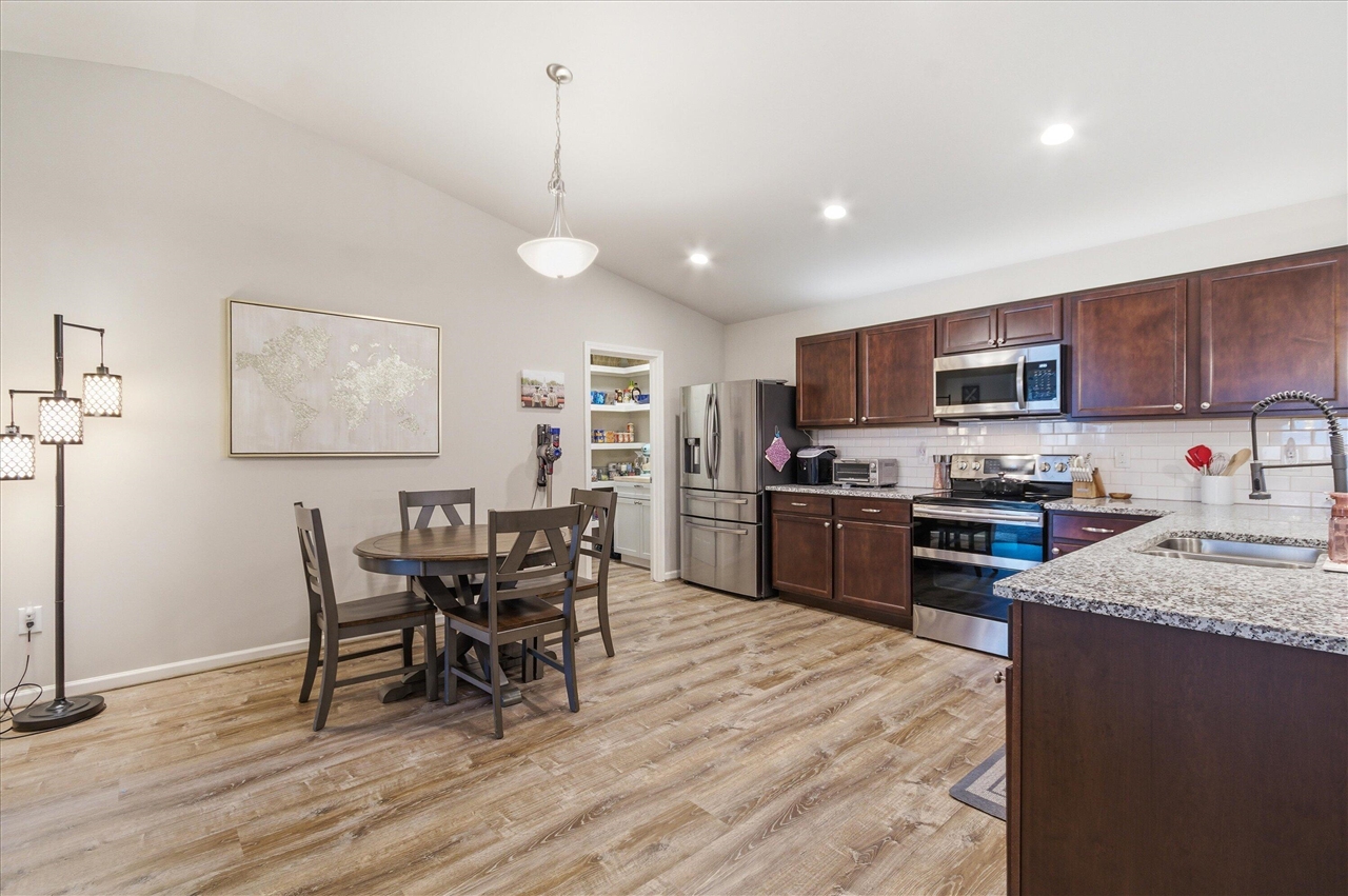 Homes for sale in Fowlerville, MI | 2744 Sycamore River Dr, Fowlerville, MI 48836 | MLS# 70517683