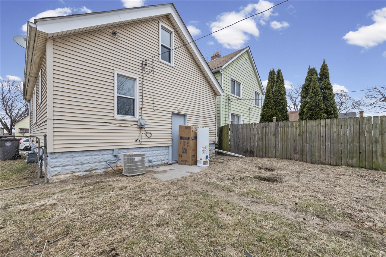 Homes for sale in Ecorse, MI | 36 E Charlotte Ave, Ecorse, MI 48229 | MLS# 70517692