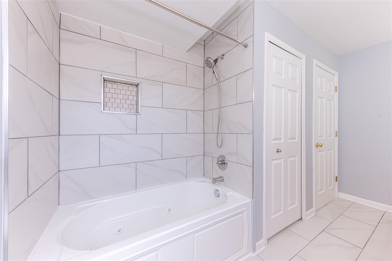 1537 Addington Lane, Ann Arbor, MI, 48108-8955