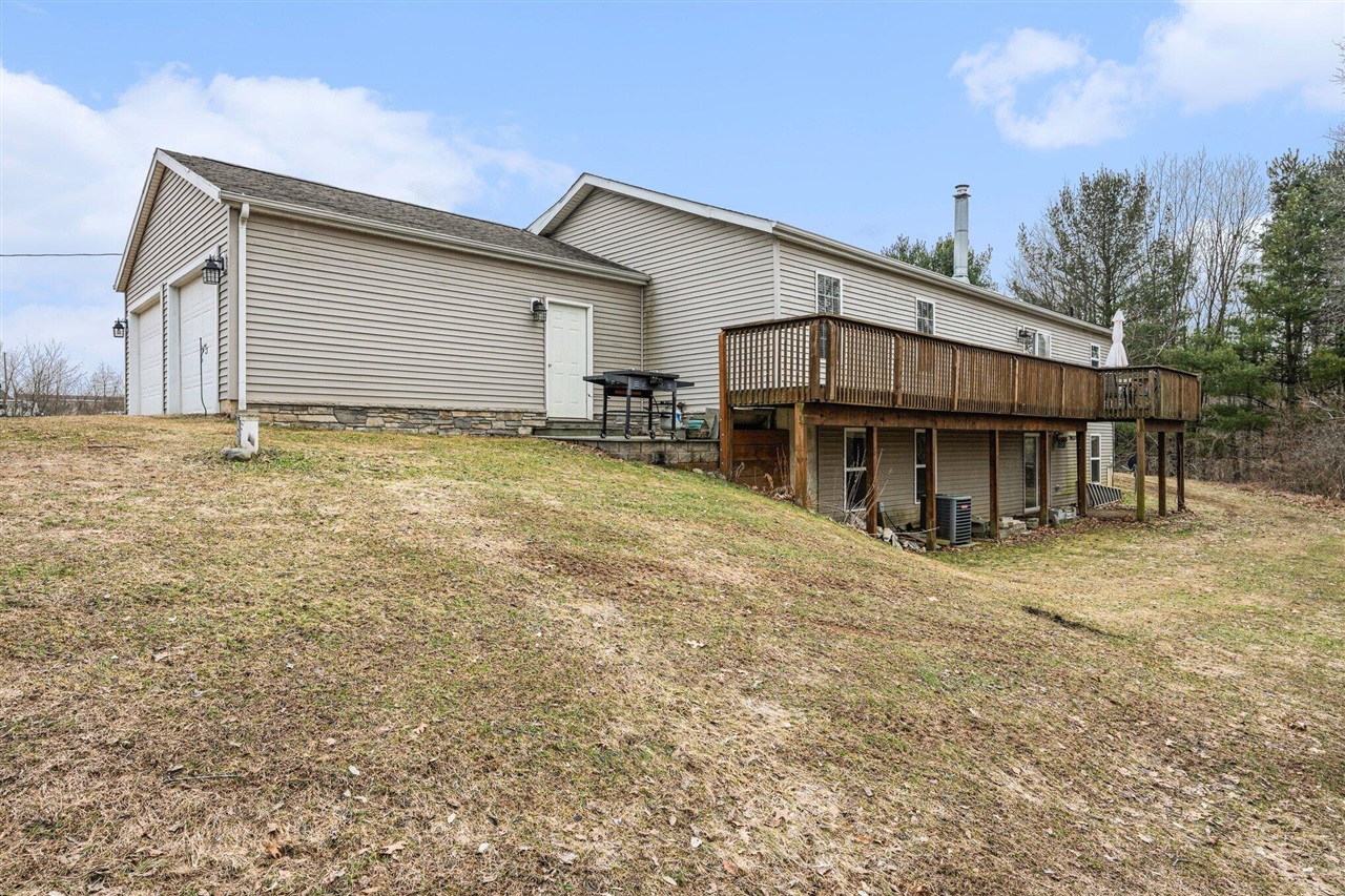 7776 Taylor Ridge Drive, Delton, MI, 49046-7836