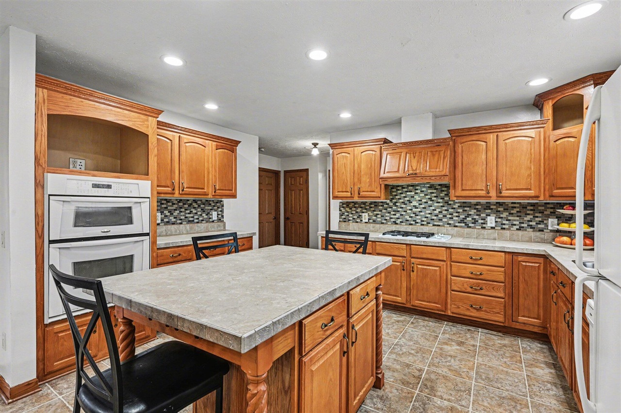 7776 Taylor Ridge Drive, Delton, MI, 49046-7836