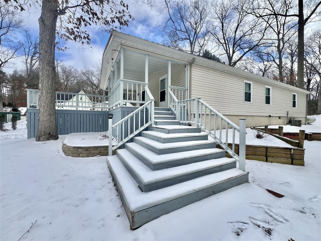 5482 Circle Drive, Reading, MI, 49274-9751