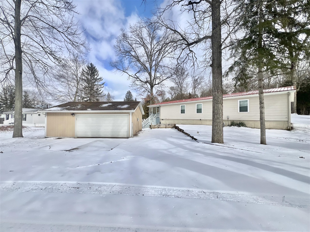 5482 Circle Drive, Reading, MI, 49274-9751