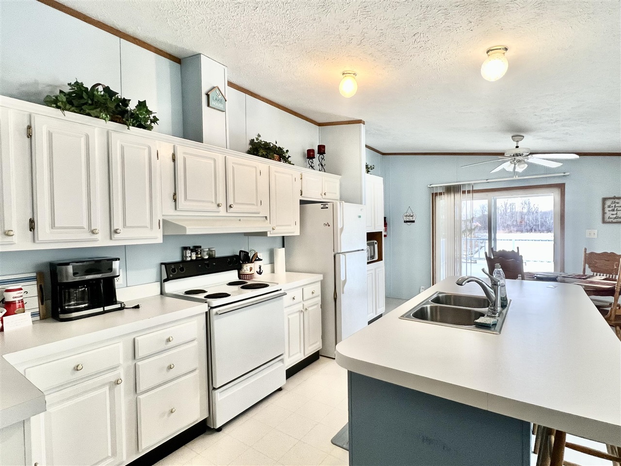 5482 Circle Drive, Reading, MI, 49274-9751