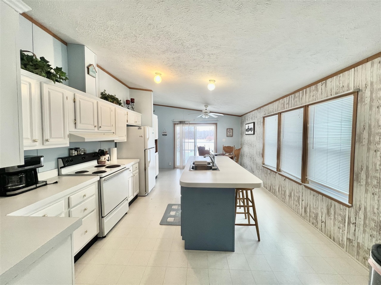 5482 Circle Drive, Reading, MI, 49274-9751