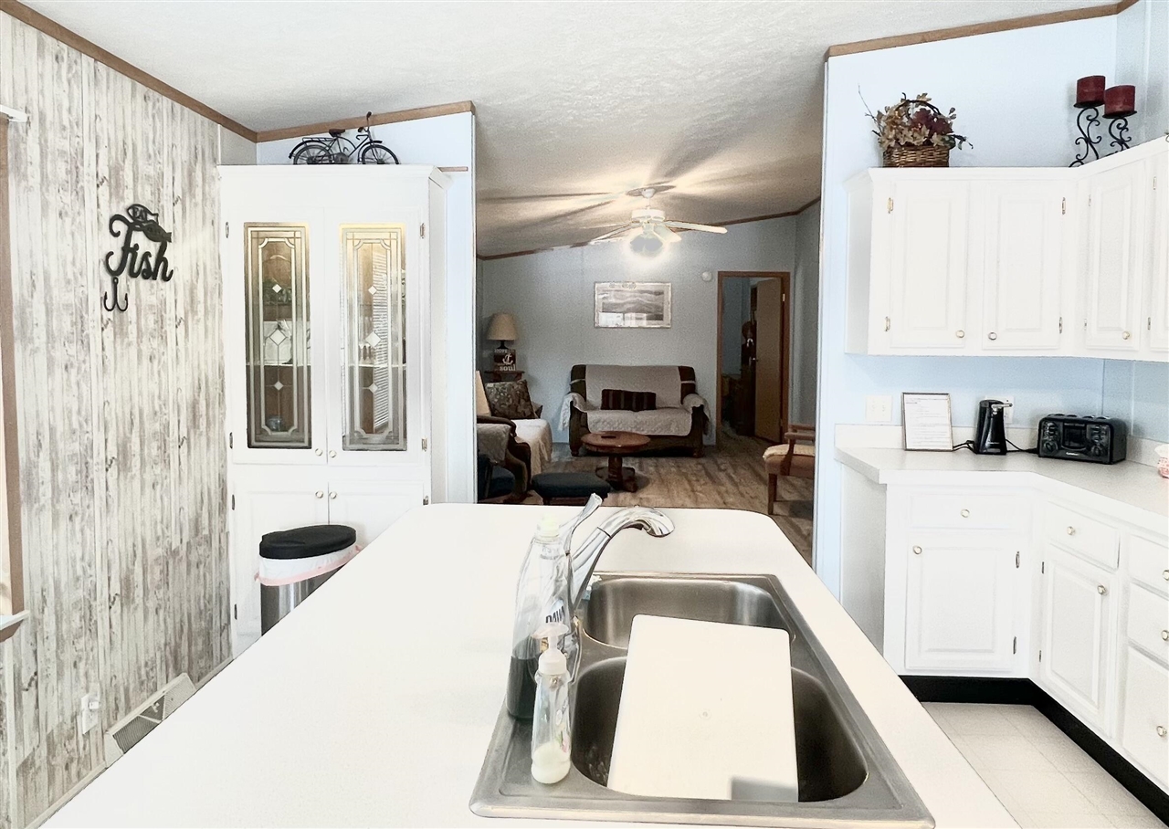 5482 Circle Drive, Reading, MI, 49274-9751