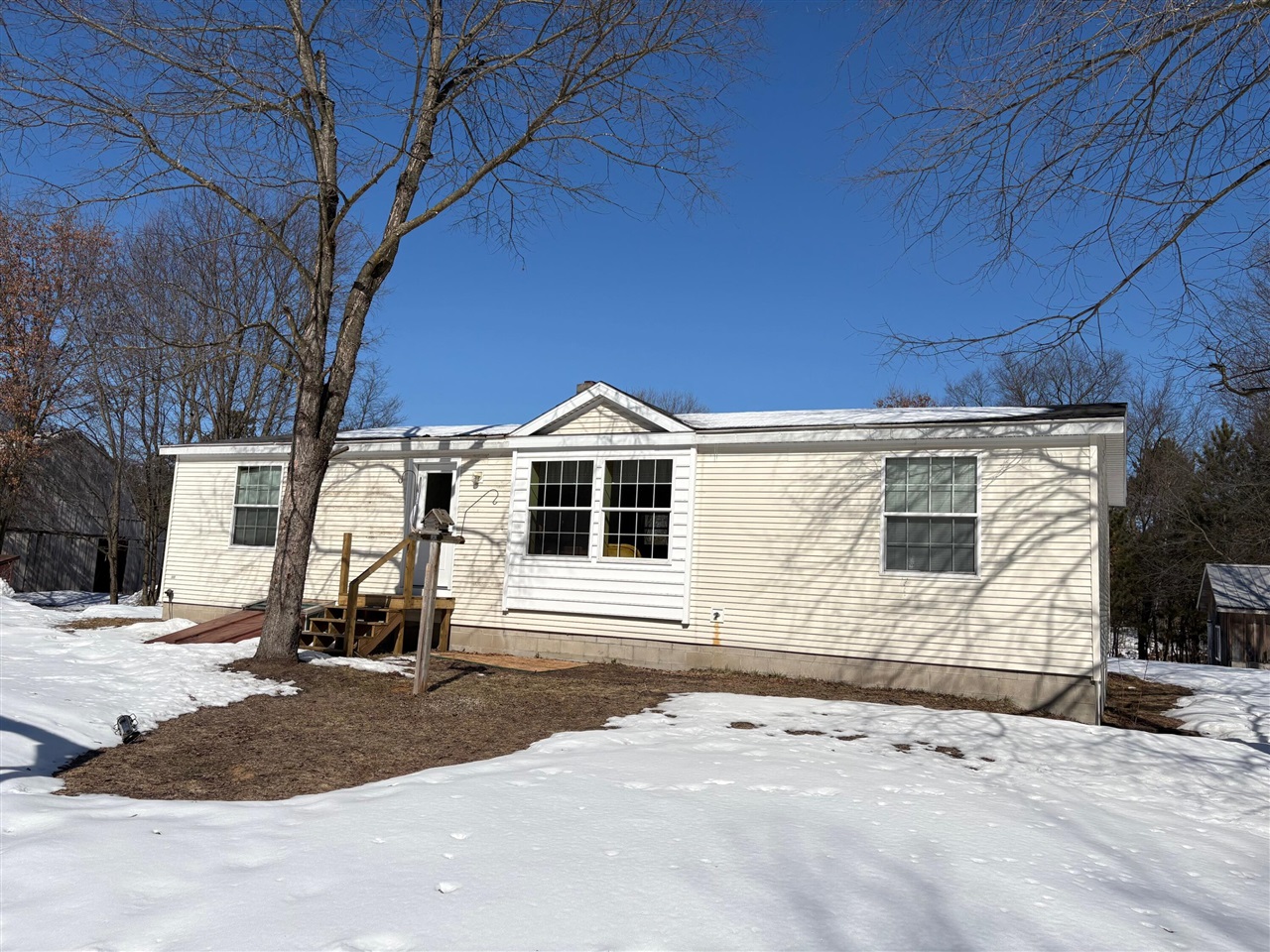 12355 9 Mile Road, Kaleva, MI, 49645-9603