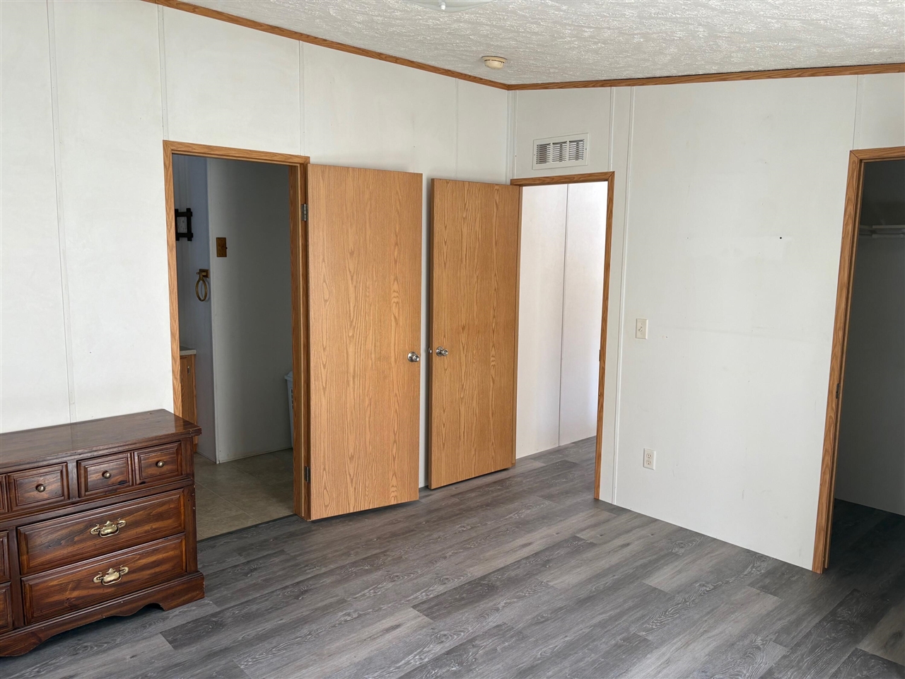 12355 9 Mile Road, Kaleva, MI, 49645-9603