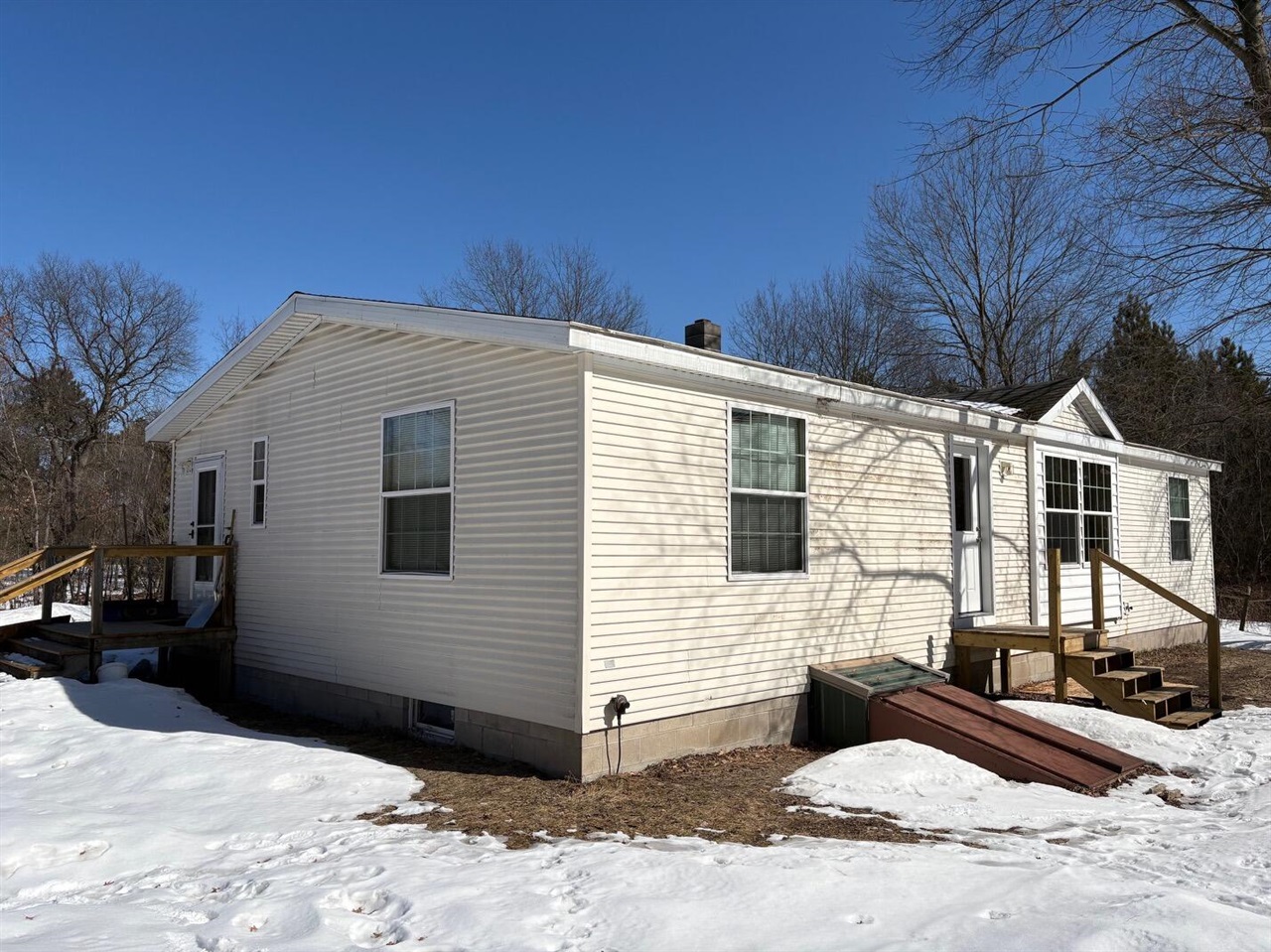 12355 9 Mile Road, Kaleva, MI, 49645-9603