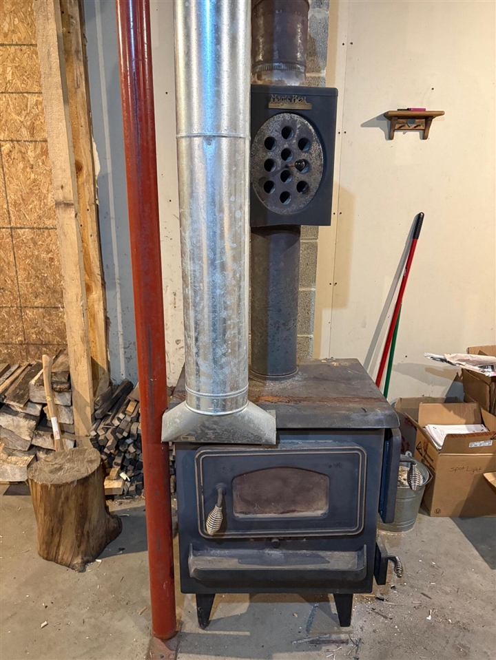 12355 9 Mile Road, Kaleva, MI, 49645-9603