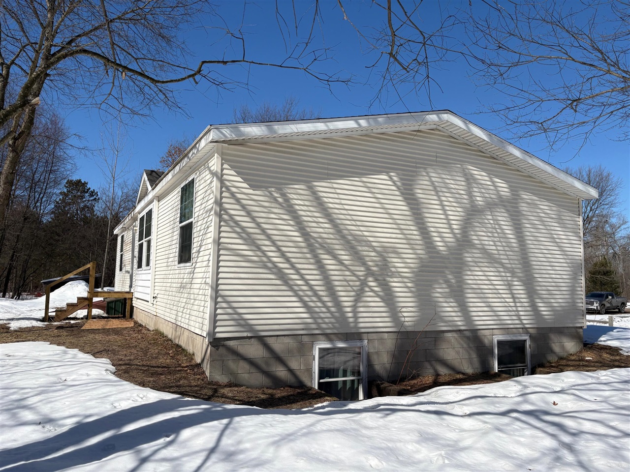 12355 9 Mile Road, Kaleva, MI, 49645-9603