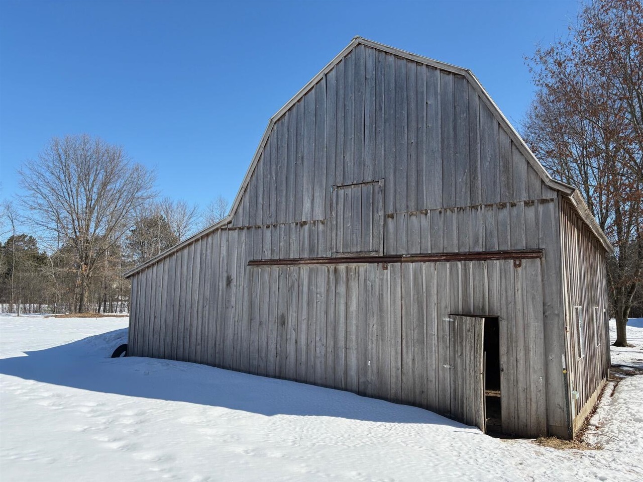 12355 9 Mile Road, Kaleva, MI, 49645-9603