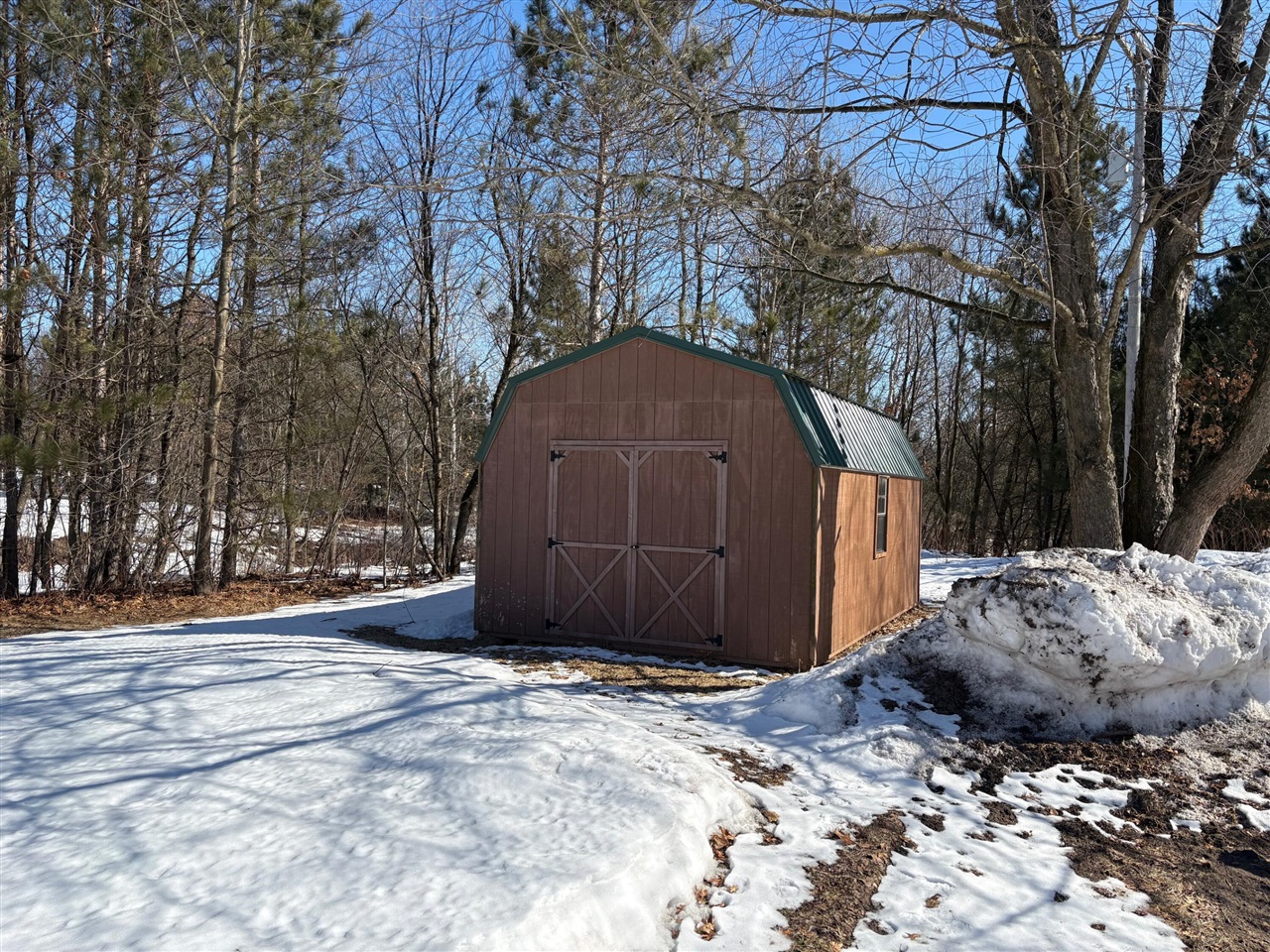 12355 9 Mile Road, Kaleva, MI, 49645-9603