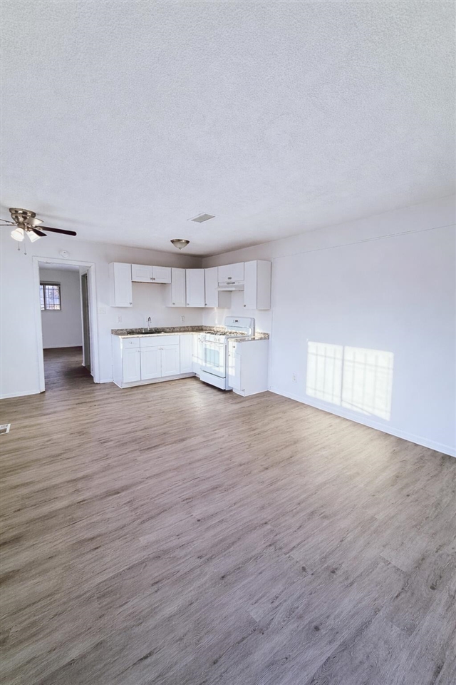 14439 Kent Street, Detroit, MI, 48213-2042