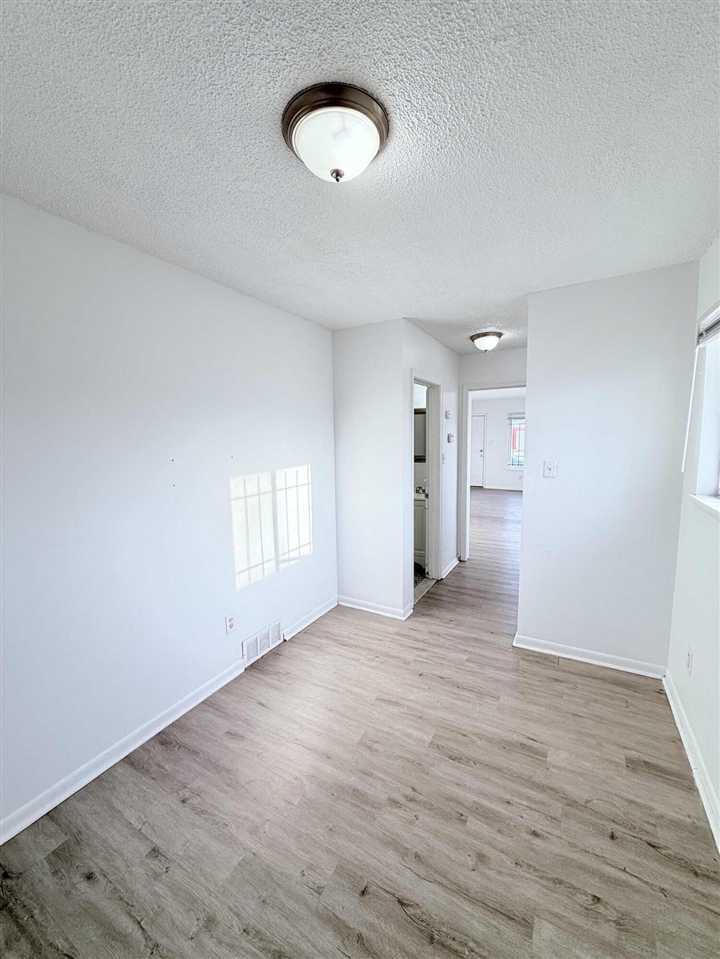 14439 Kent Street, Detroit, MI, 48213-2042