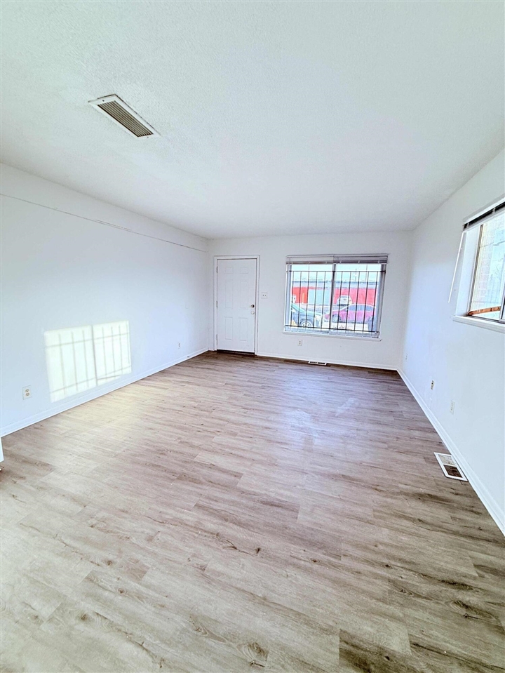 14439 Kent Street, Detroit, MI, 48213-2042