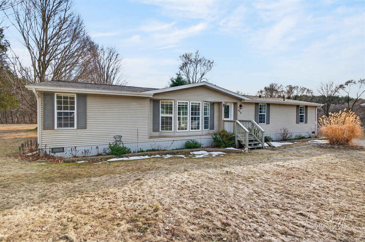 913 E Lewis Street, Whitehall, MI, 49461-1613