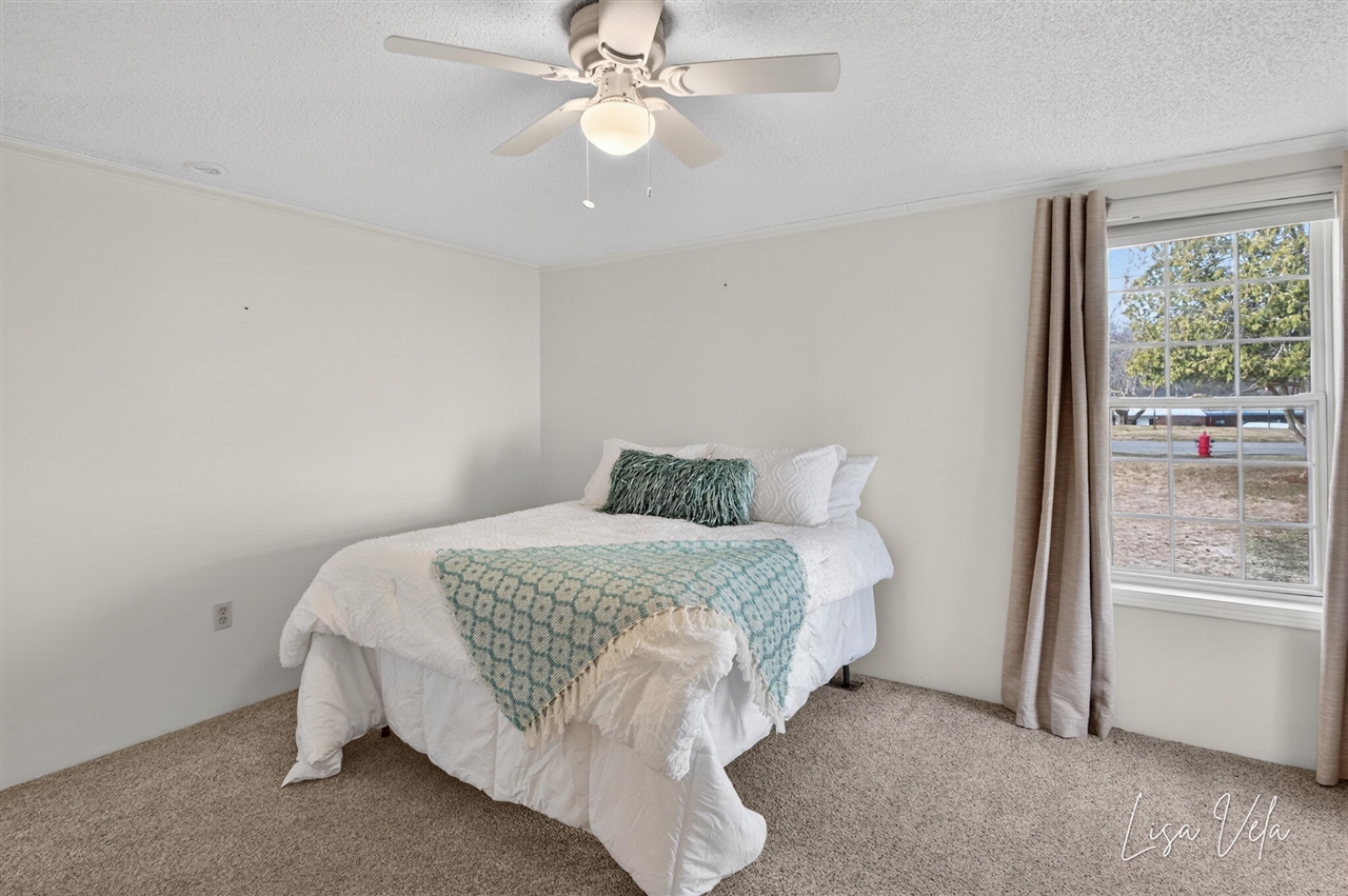 913 E Lewis Street, Whitehall, MI, 49461-1613