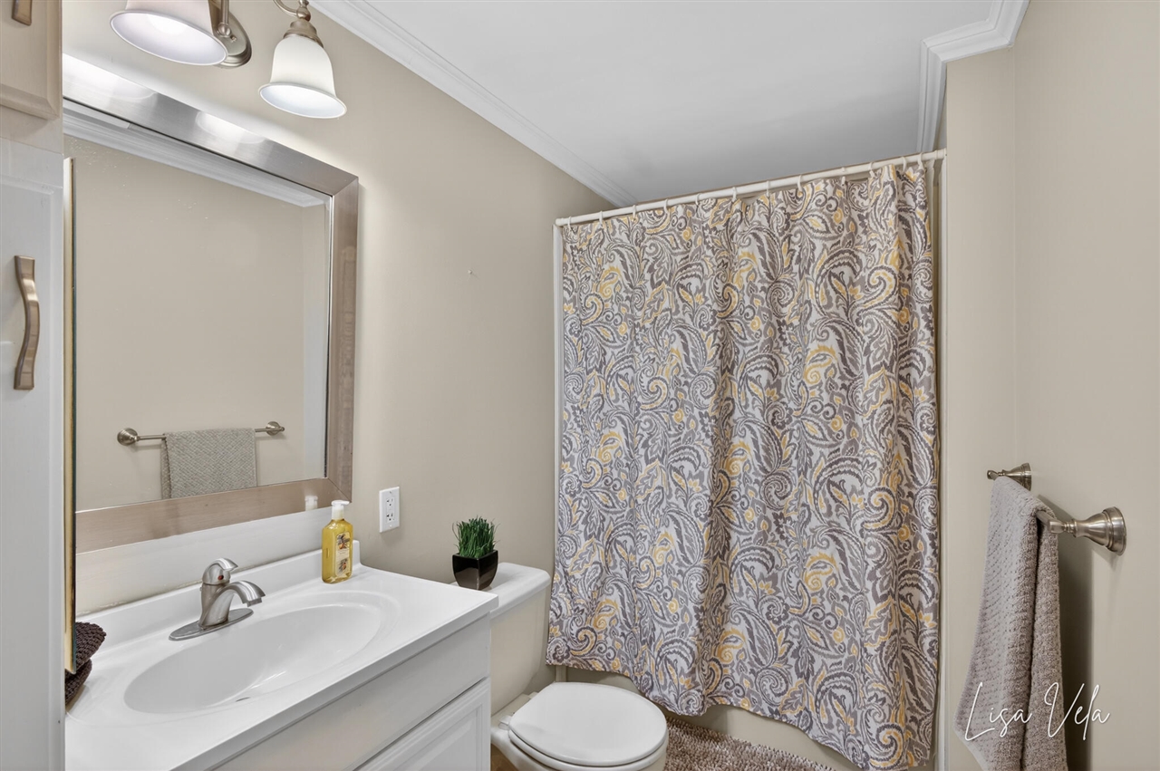 913 E Lewis Street, Whitehall, MI, 49461-1613