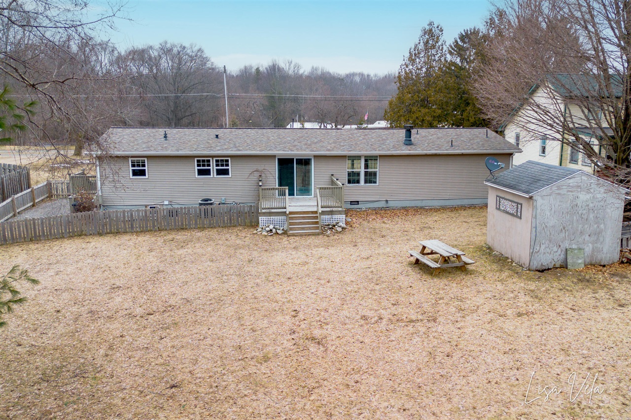 913 E Lewis Street, Whitehall, MI, 49461-1613