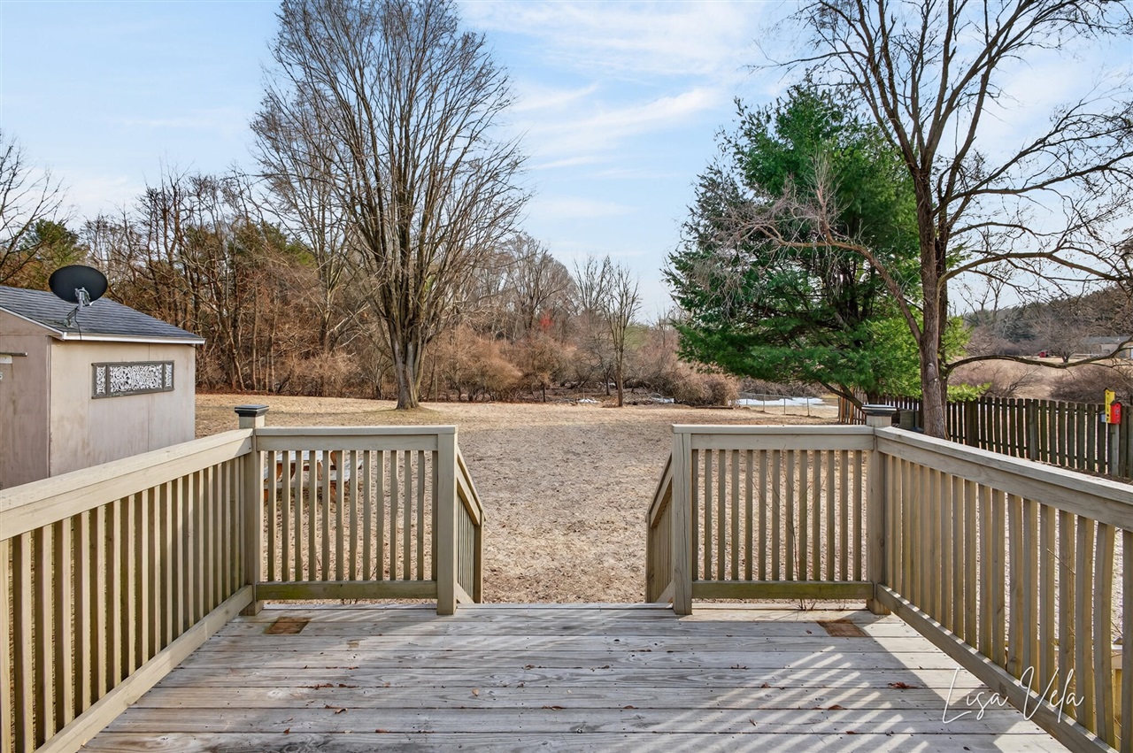 913 E Lewis Street, Whitehall, MI, 49461-1613