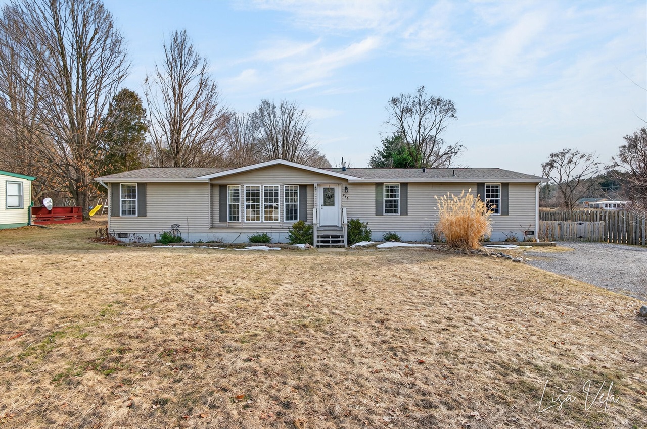 913 E Lewis Street, Whitehall, MI, 49461-1613