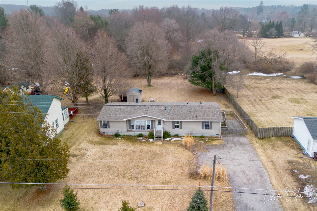 913 E Lewis Street, Whitehall, MI, 49461-1613