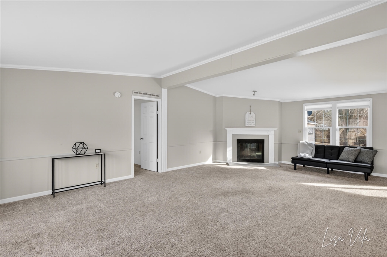 913 E Lewis Street, Whitehall, MI, 49461-1613