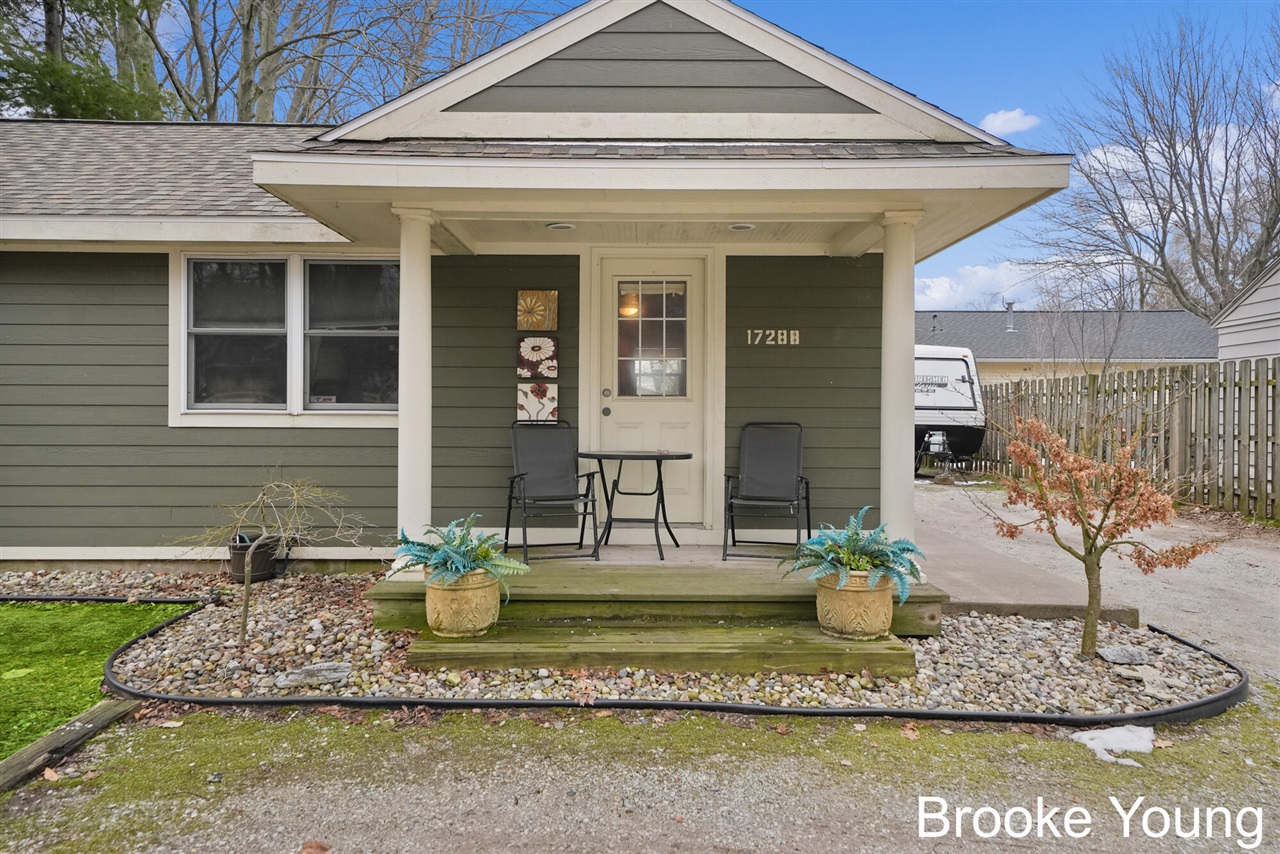 Homes for sale in Spring Lake, MI | 17288 W Spring Lake Rd, Spring Lake, MI 49456 | MLS# 70517800