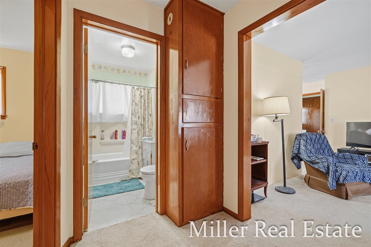 629 S Market Street, Hastings, MI, 49058-2057