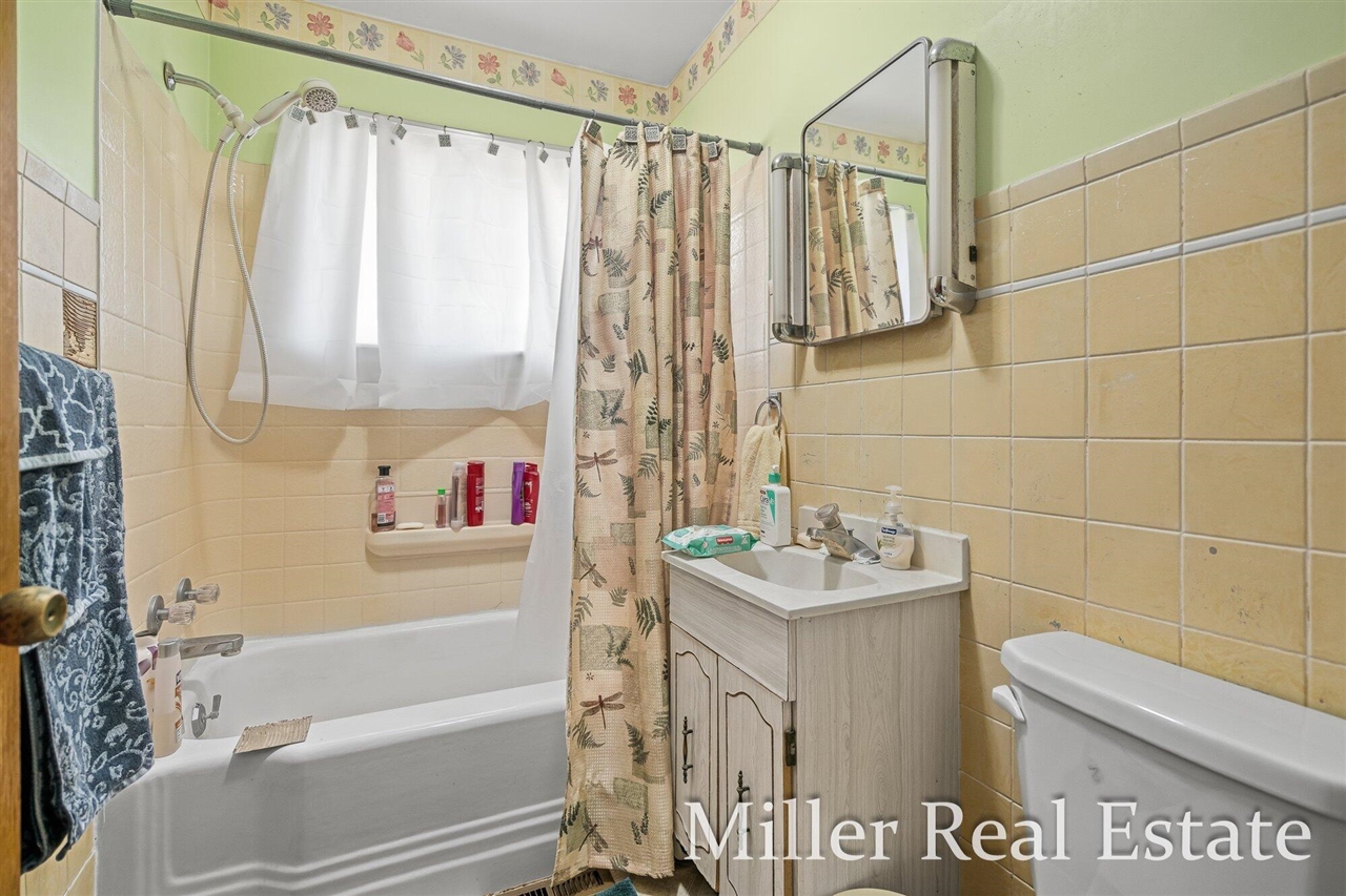 629 S Market Street, Hastings, MI, 49058-2057