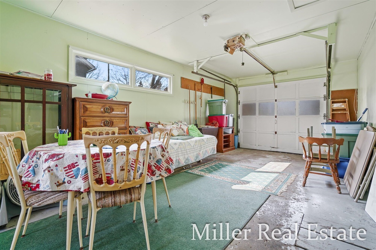 629 S Market Street, Hastings, MI, 49058-2057