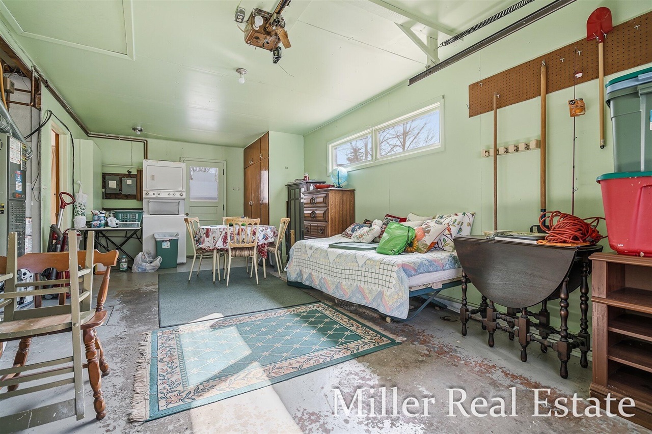 629 S Market Street, Hastings, MI, 49058-2057