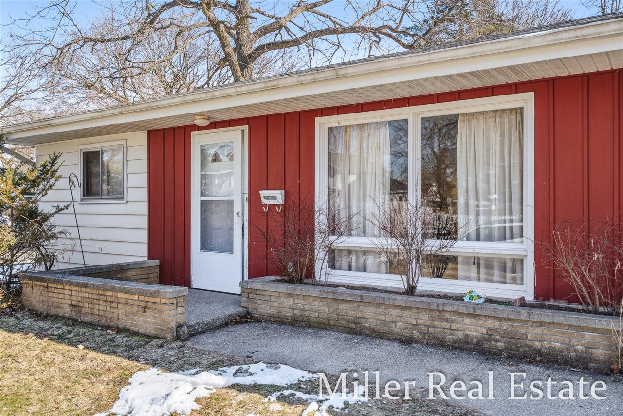 629 S Market Street, Hastings, MI, 49058-2057