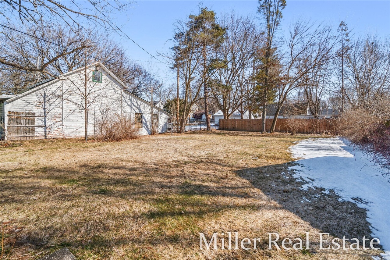 629 S Market Street, Hastings, MI, 49058-2057