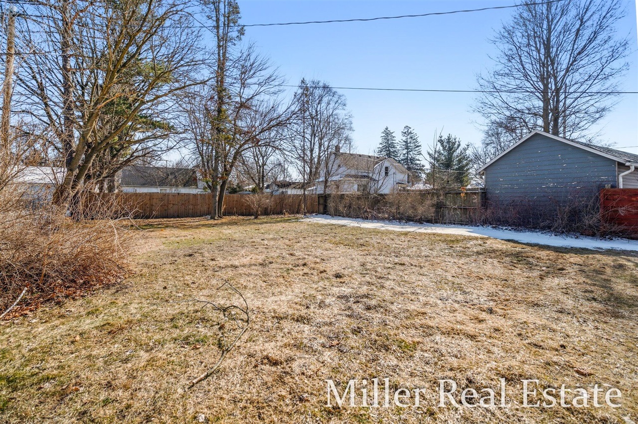 629 S Market Street, Hastings, MI, 49058-2057