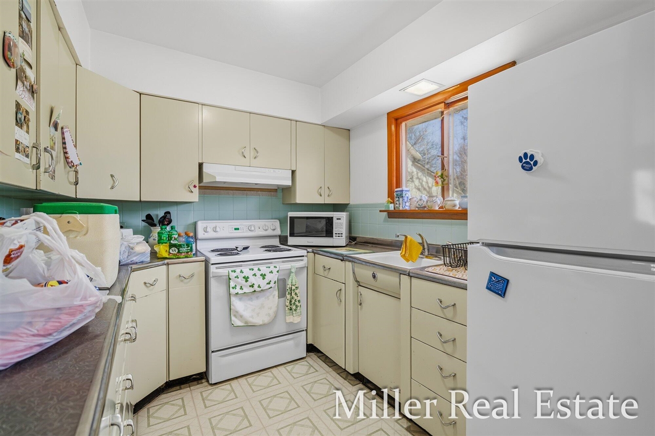 629 S Market Street, Hastings, MI, 49058-2057