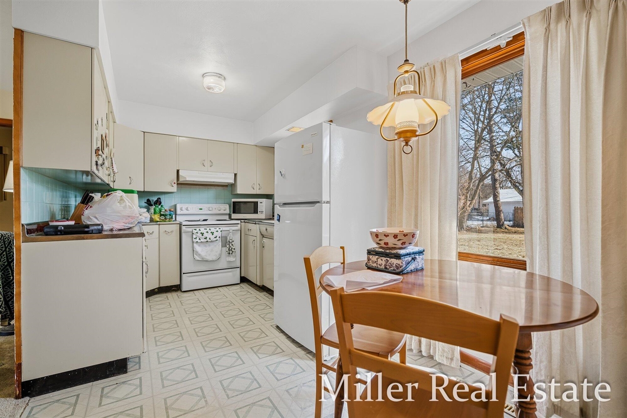 629 S Market Street, Hastings, MI, 49058-2057