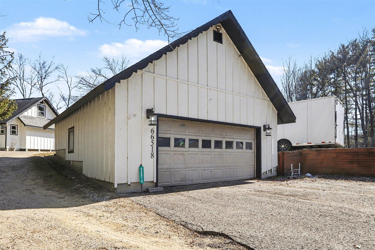 66518 N Centerville Road, Sturgis, MI, 49091-9163