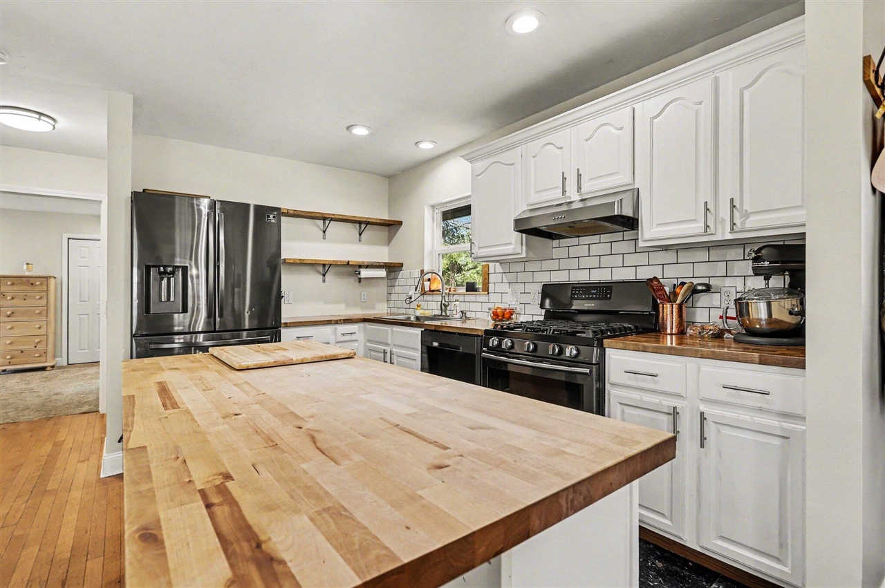 66518 N Centerville Road, Sturgis, MI, 49091-9163