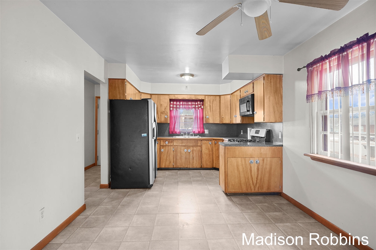 966 Roberts Street, Muskegon, MI, 49442-3729