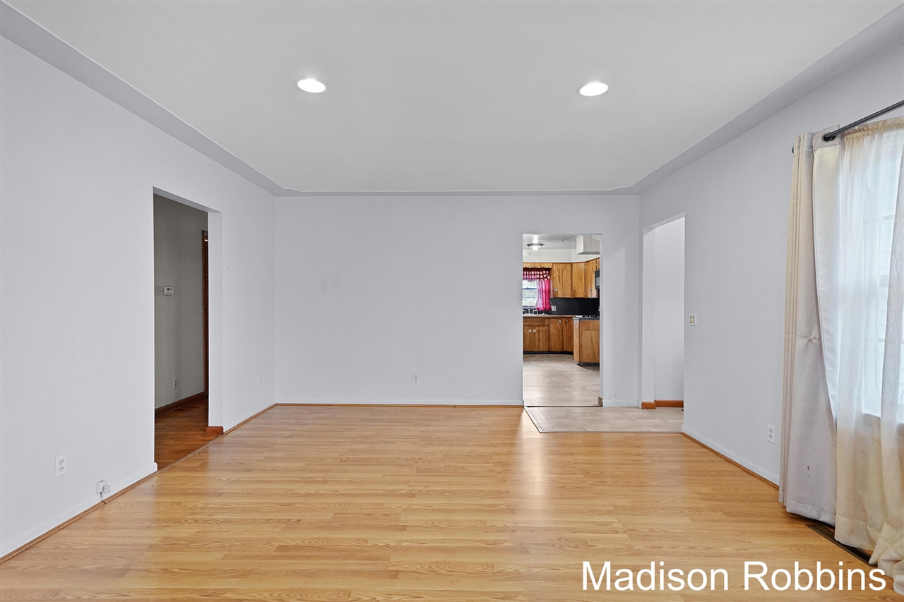 966 Roberts Street, Muskegon, MI, 49442-3729