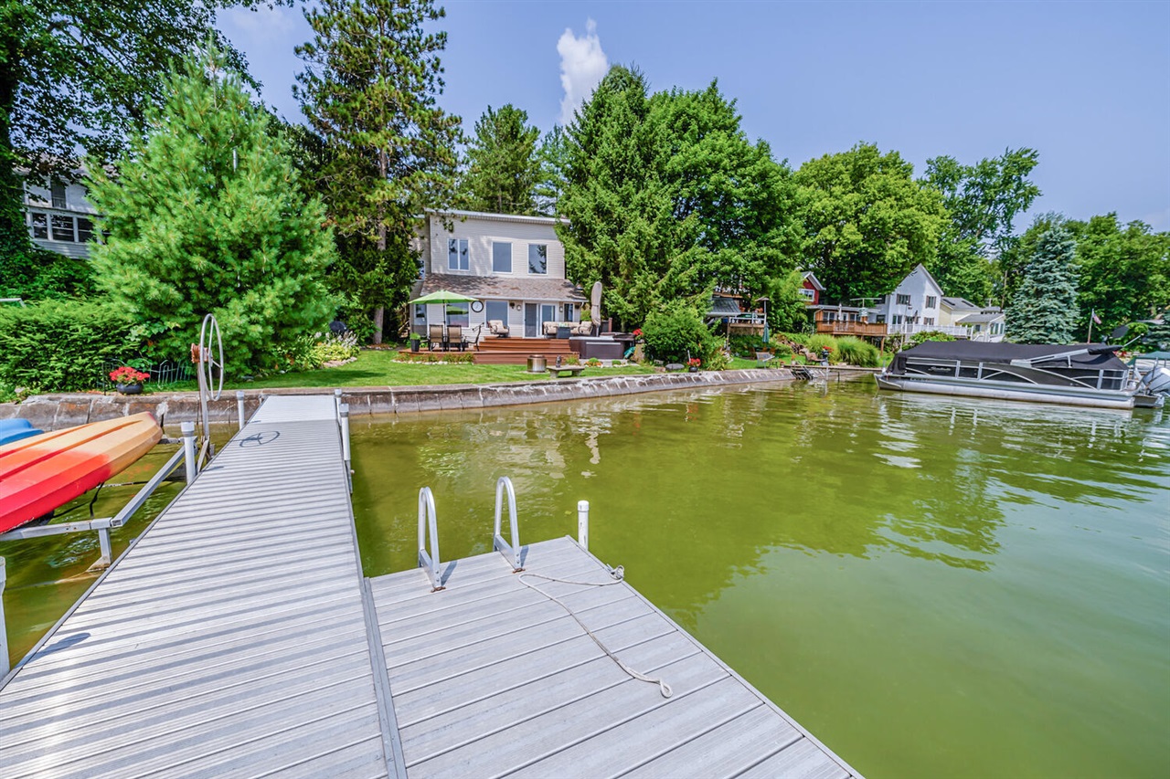 24199 N Shore Drive, Edwardsburg, MI, 49112-8511