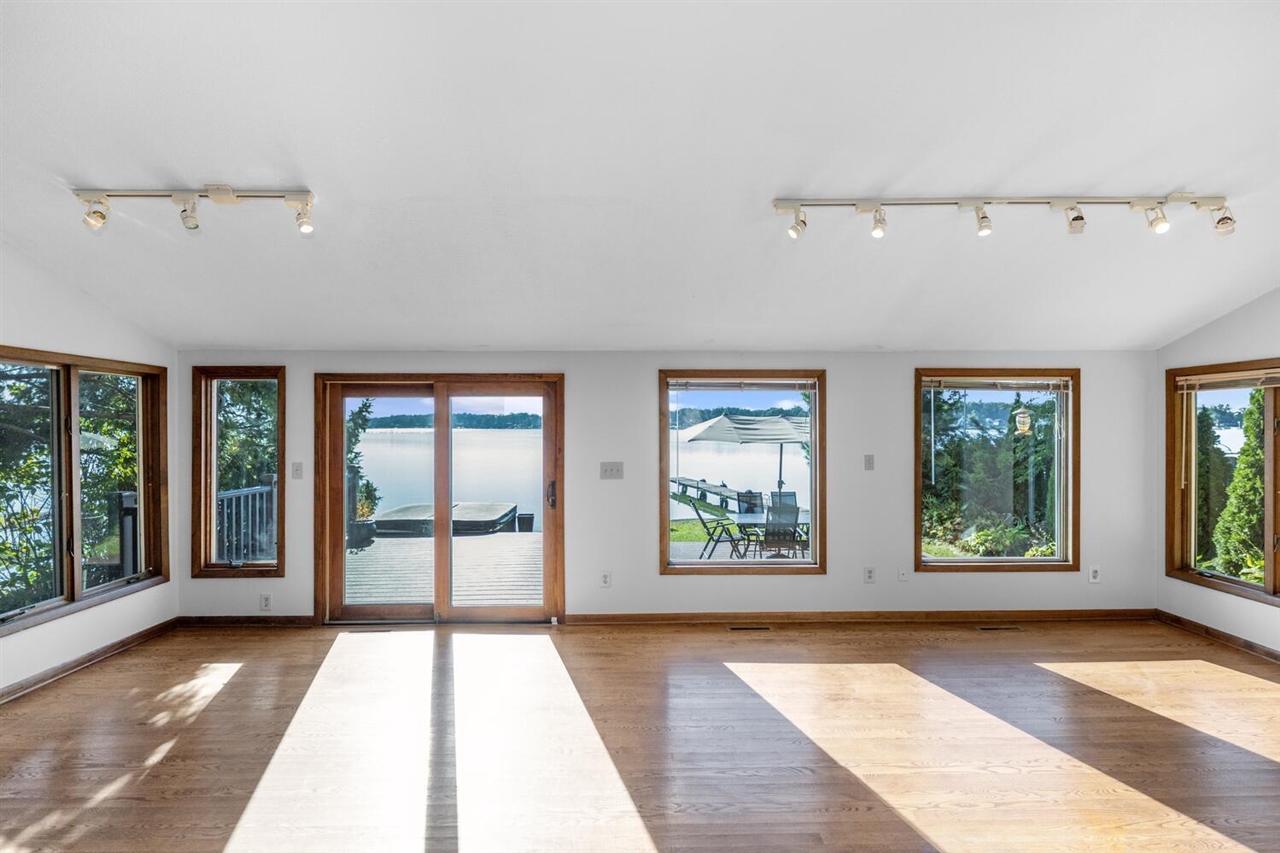 24199 N Shore Drive, Edwardsburg, MI, 49112-8511