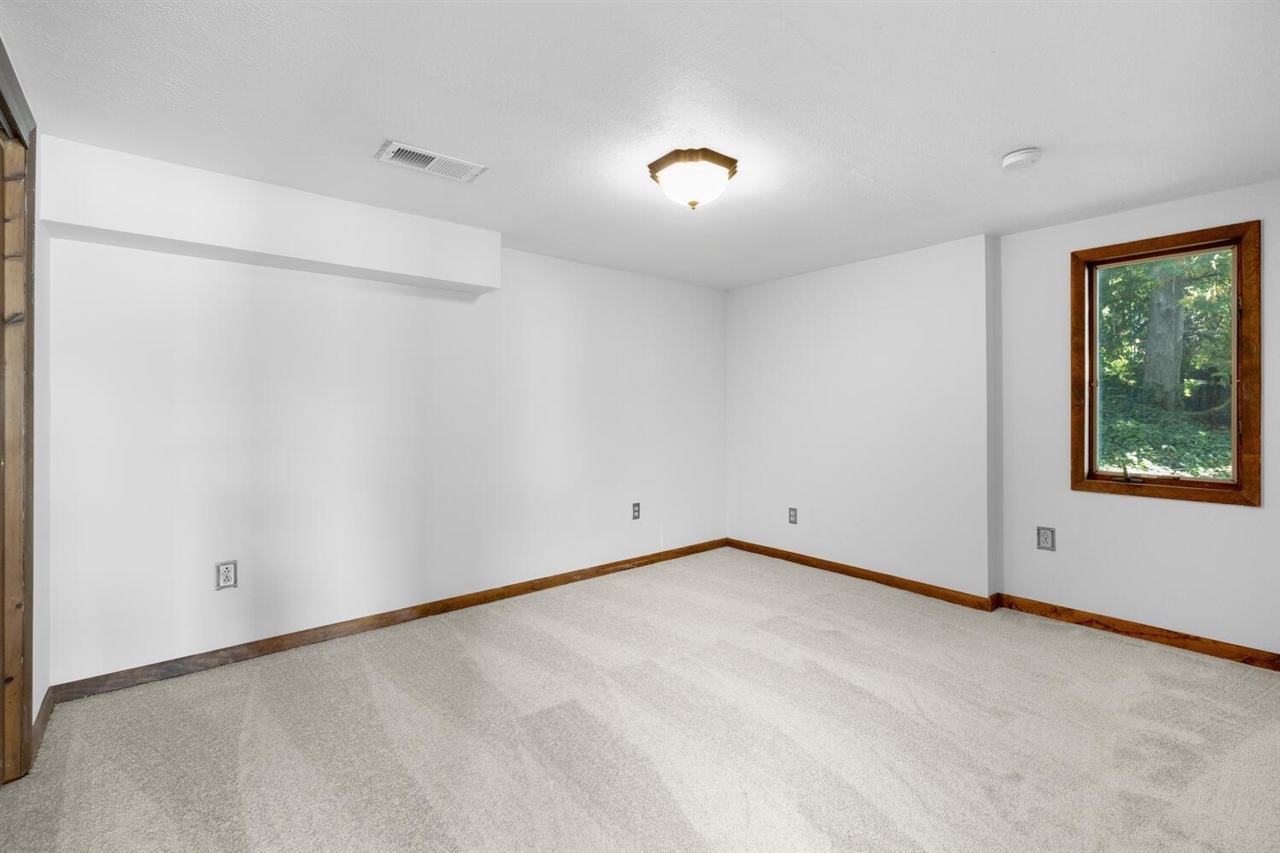 24199 N Shore Drive, Edwardsburg, MI, 49112-8511