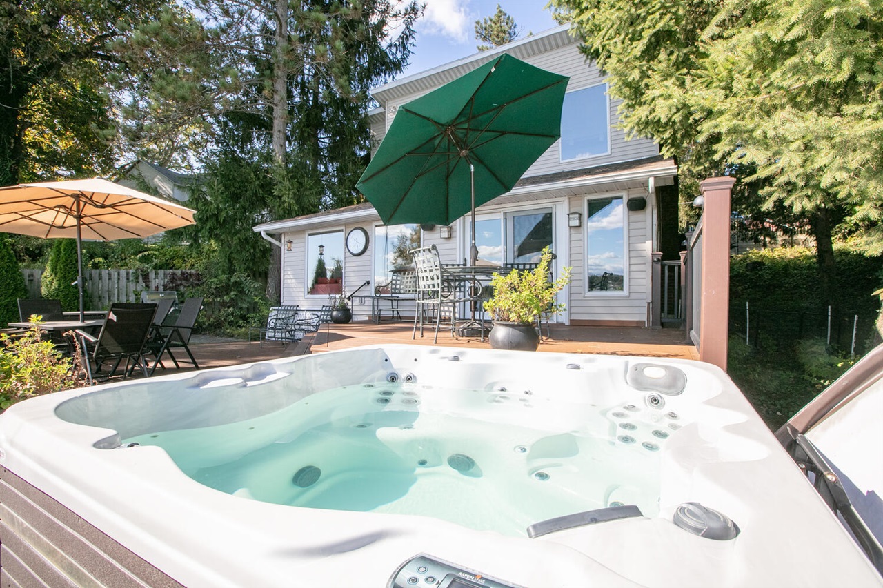 24199 N Shore Drive, Edwardsburg, MI, 49112-8511