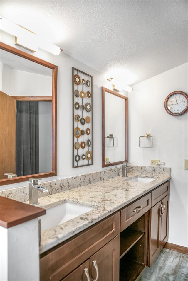 24199 N Shore Drive, Edwardsburg, MI, 49112-8511