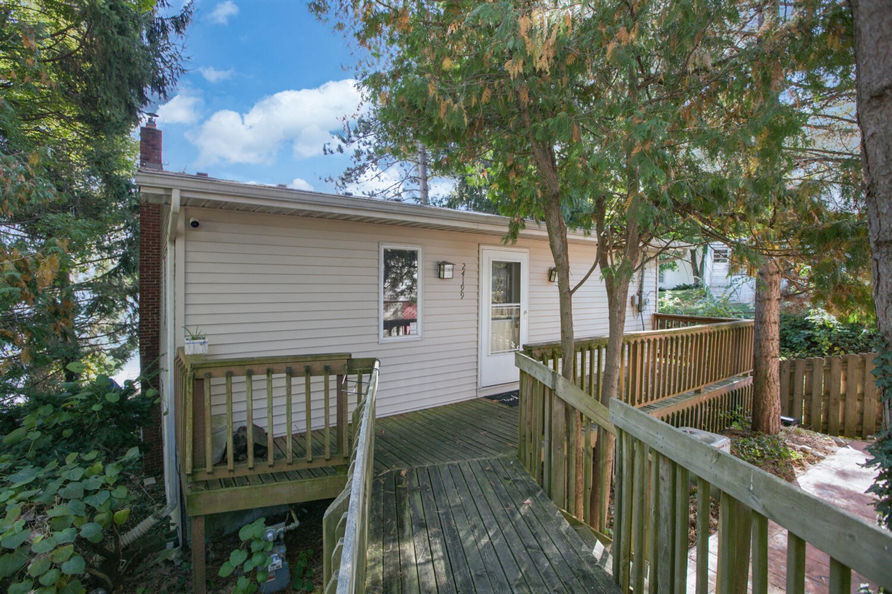 24199 N Shore Drive, Edwardsburg, MI, 49112-8511